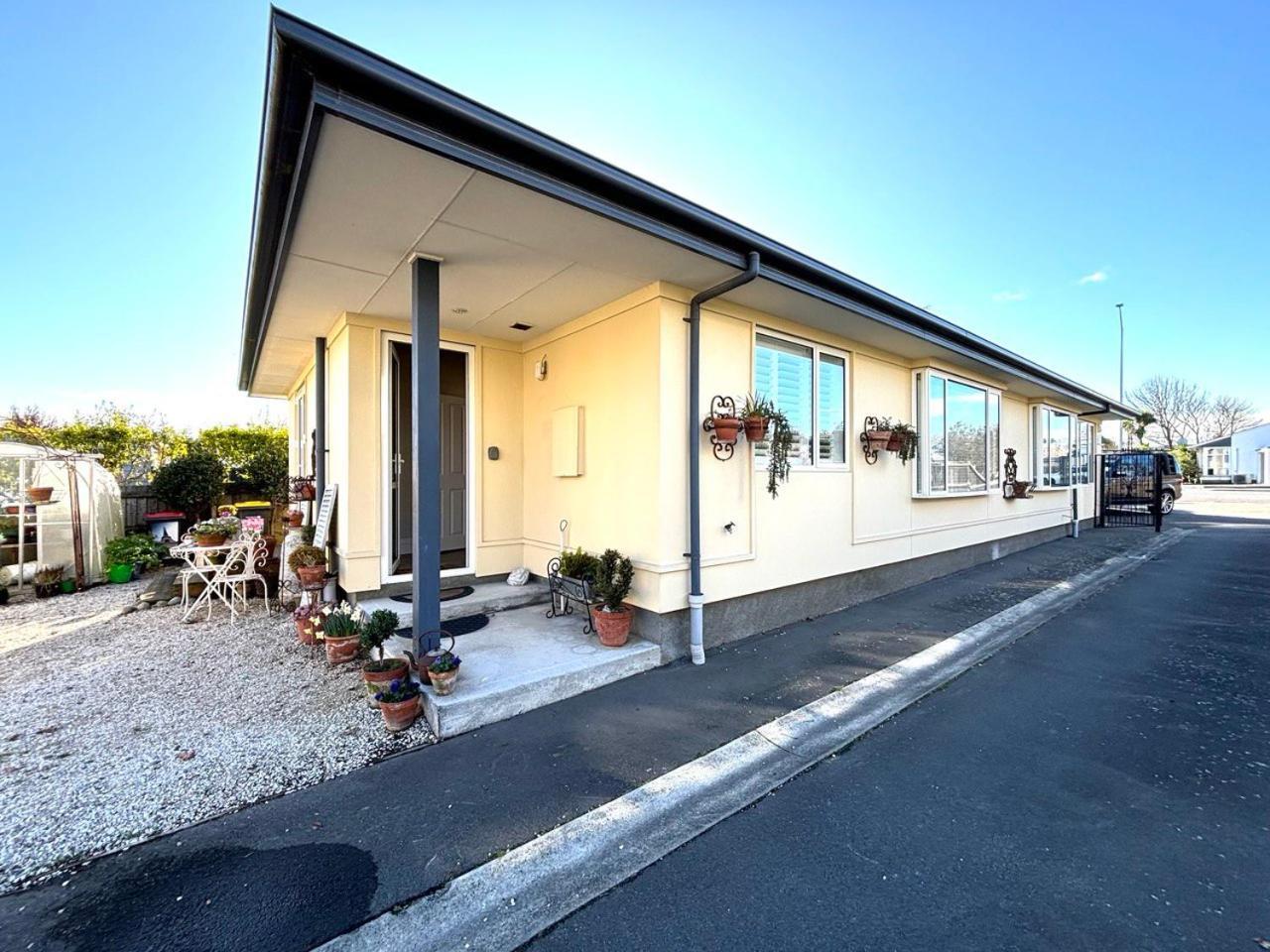 Papanui Paris Inspired Apartment Christchurch Exterior foto